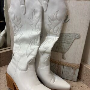 White Western-Style Women's Boots